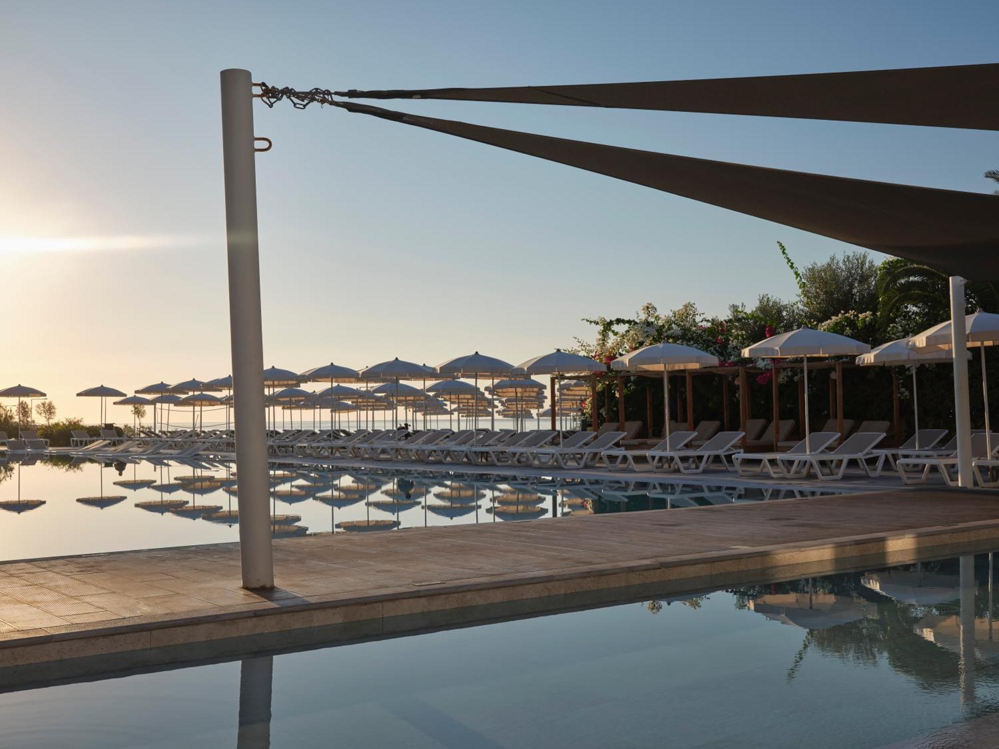 Atlantica Sungarden Park Otel Aya Napa Dış mekan fotoğraf